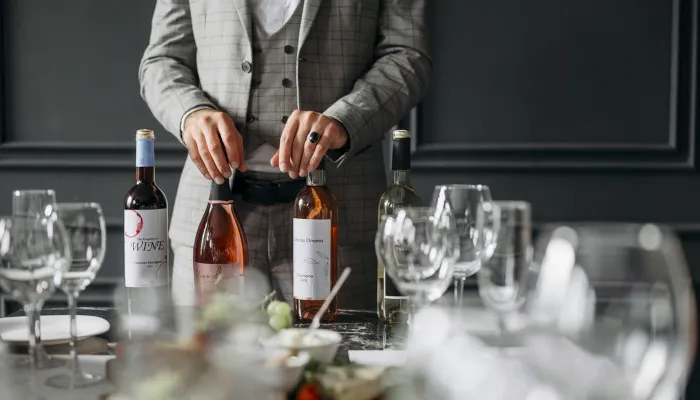 Wine etiquette around the world: do’s and don’ts